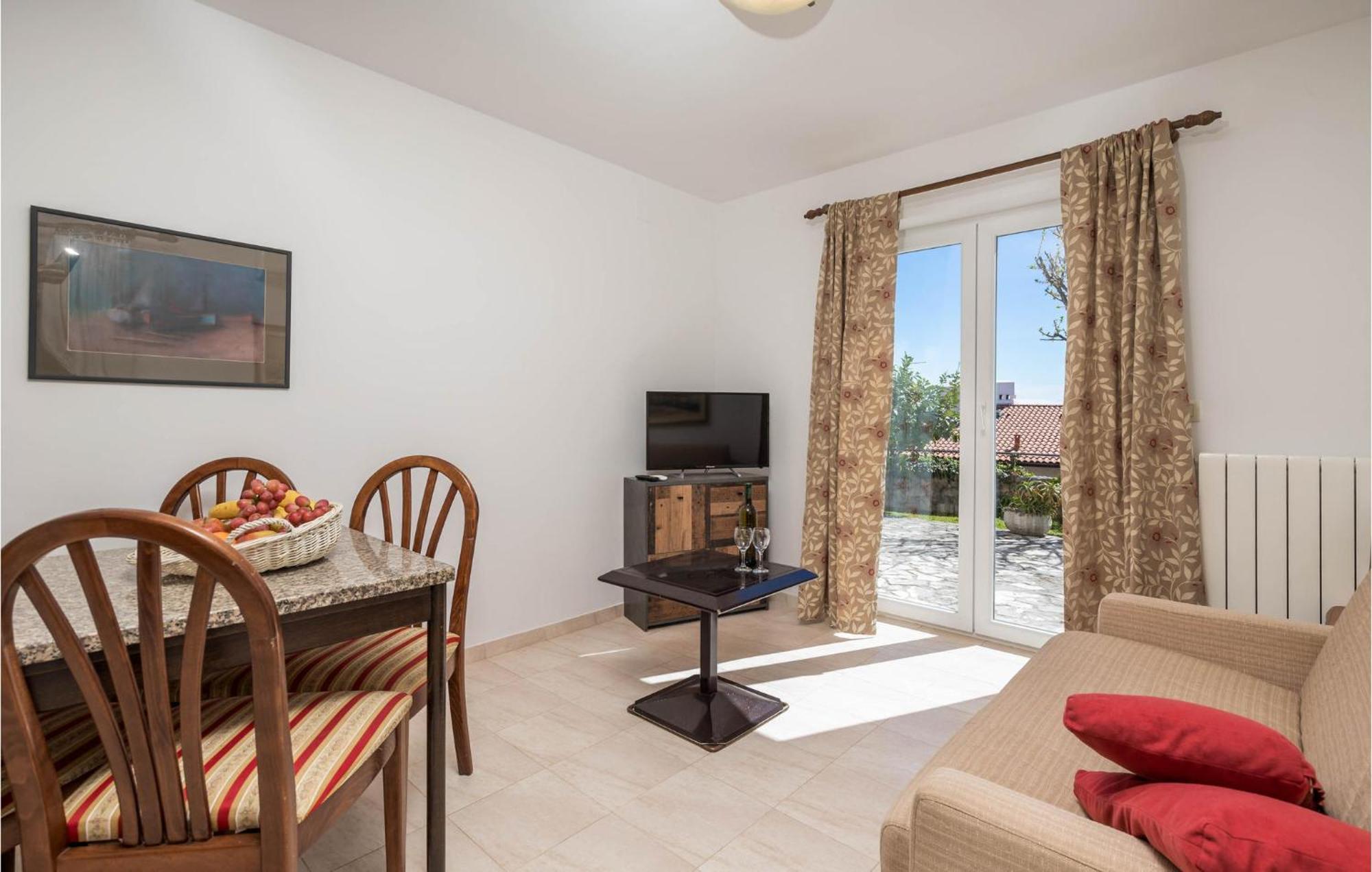 1 Bedroom Cozy Apartment In Icici Exterior foto