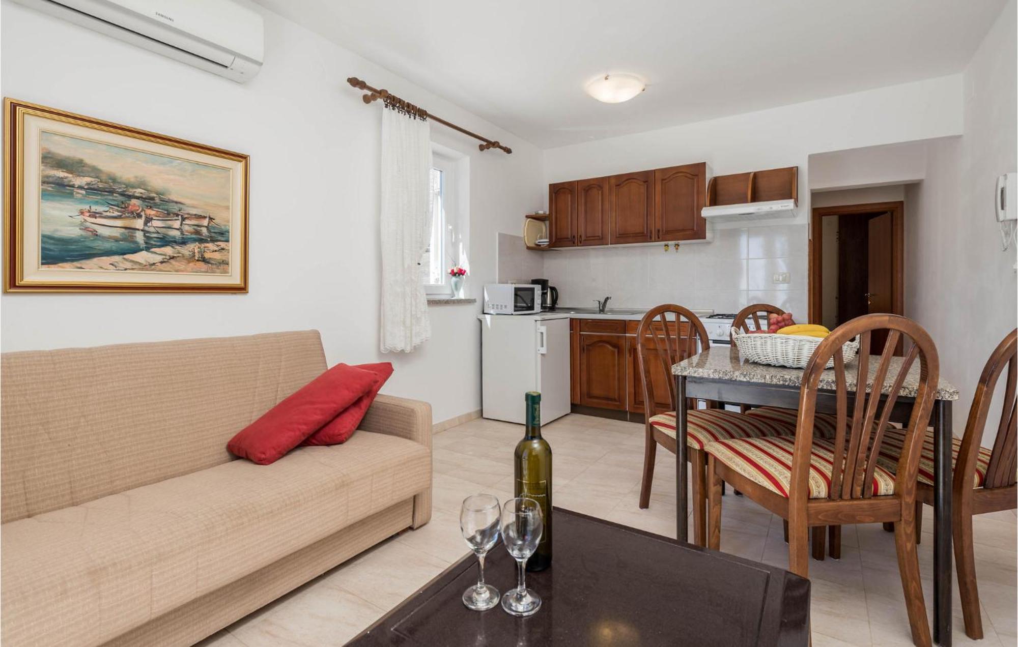 1 Bedroom Cozy Apartment In Icici Exterior foto